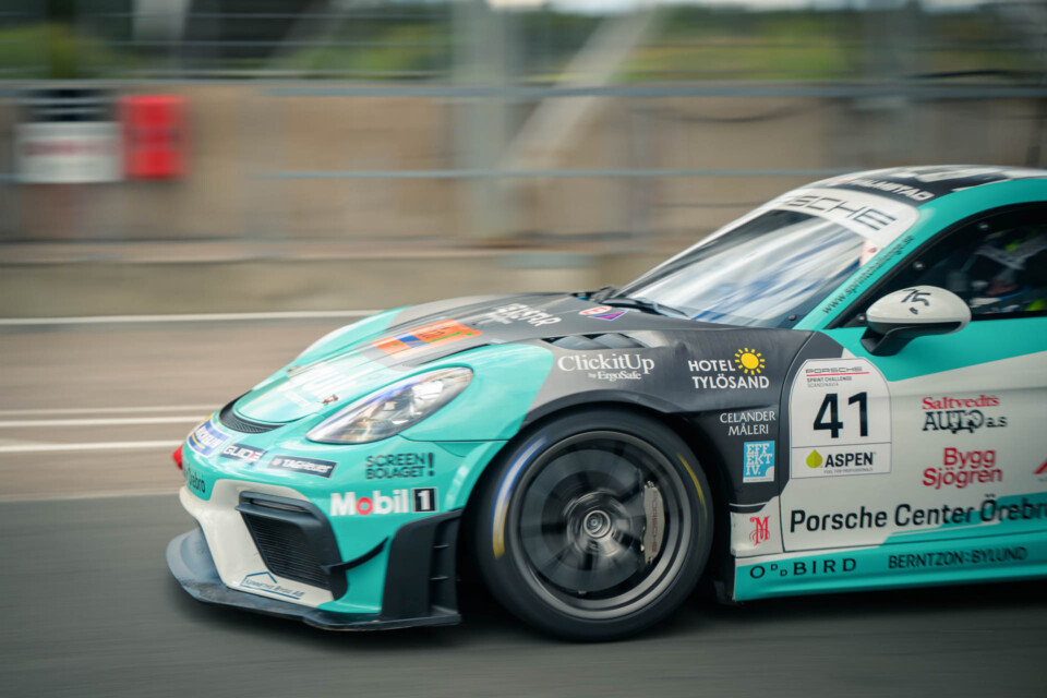 Mer motiverad än någonsin efter missad serieledning i Anderstorp - Janne i serieledning i Mastersklassen medan Emma fick med sig en andraplats från Anderstorp i Porsche Sprint Challenge Scandinavia