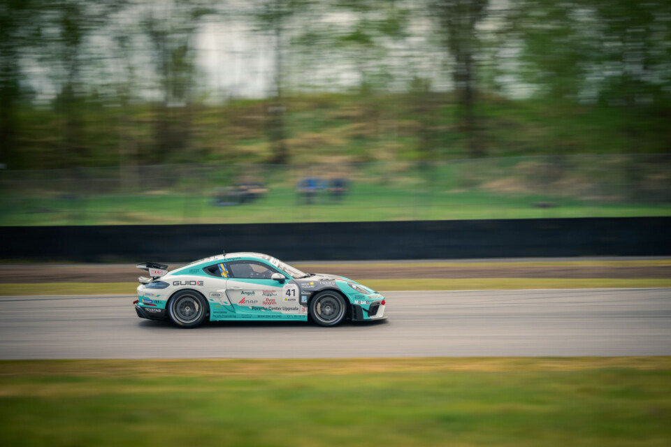 Mer motiverad än någonsin efter missad serieledning i Anderstorp - Janne i serieledning i Mastersklassen medan Emma fick med sig en andraplats från Anderstorp i Porsche Sprint Challenge Scandinavia