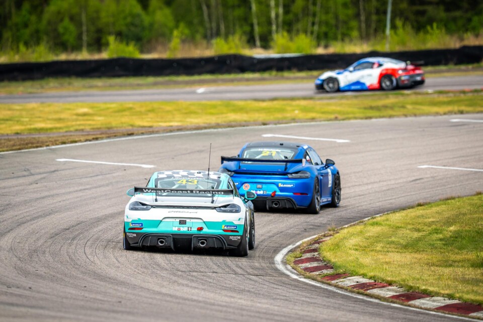 Dags för Midnattsolsloppet i Fällfors. Andra racehelgen i Porsche Sprint Challenge för Emma Wigroth och Janne Gustavsson