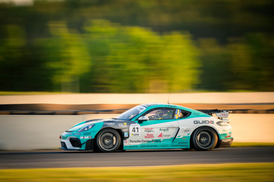 Mjukvara förstörde Emmas helg i Fällfors - Janne fortsätter vinna i masterklassen WestCoast Racing kunde fått mer sig mer från norrland efter andra racehelgen i Porsche Sprint Challenge Scandinavia