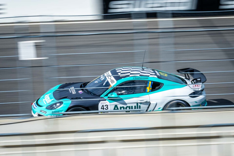 Mjukvara förstörde Emmas helg i Fällfors - Janne fortsätter vinna i masterklassen WestCoast Racing kunde fått mer sig mer från norrland efter andra racehelgen i Porsche Sprint Challenge Scandinavia